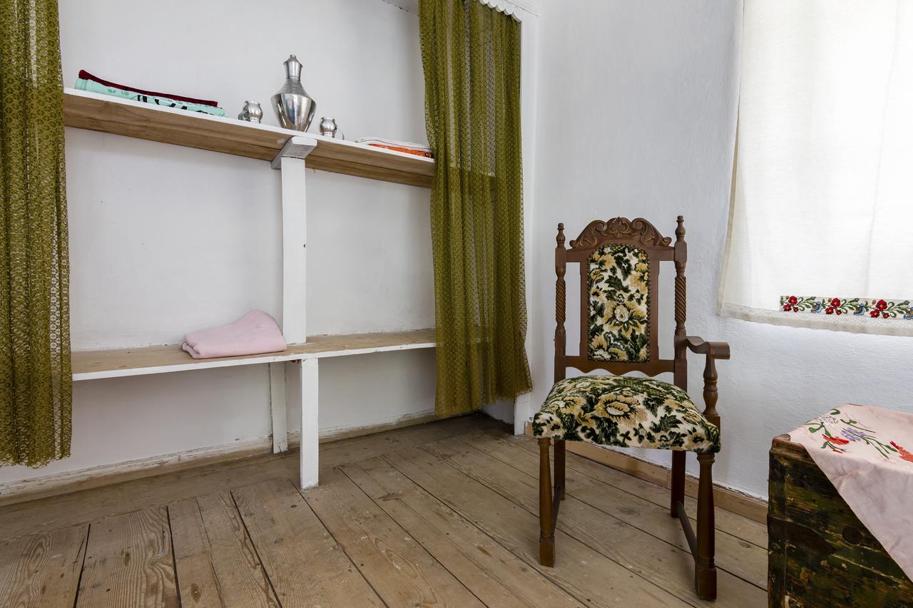 Hobbithousebademler Bed and Breakfast Urla Esterno foto