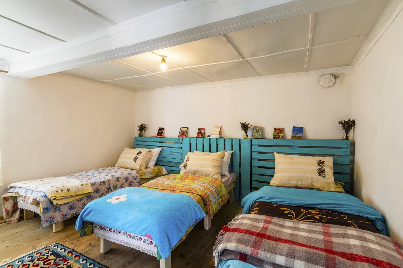 Hobbithousebademler Bed and Breakfast Urla Esterno foto