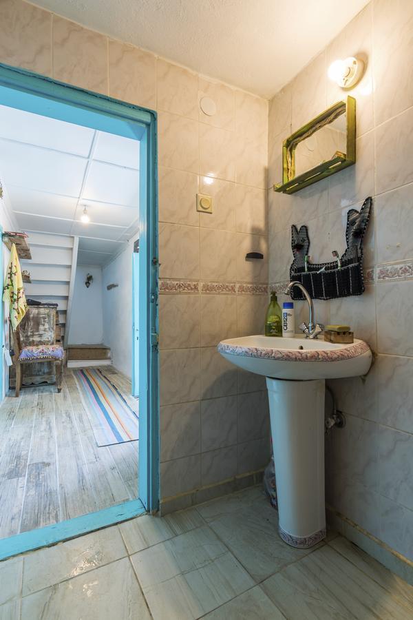 Hobbithousebademler Bed and Breakfast Urla Esterno foto