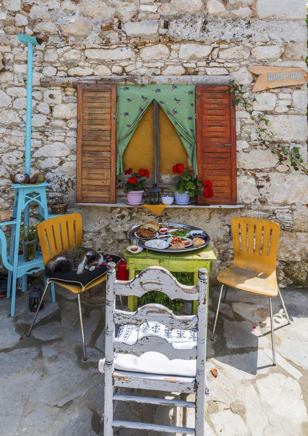 Hobbithousebademler Bed and Breakfast Urla Esterno foto