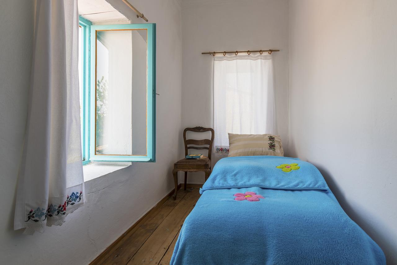 Hobbithousebademler Bed and Breakfast Urla Esterno foto