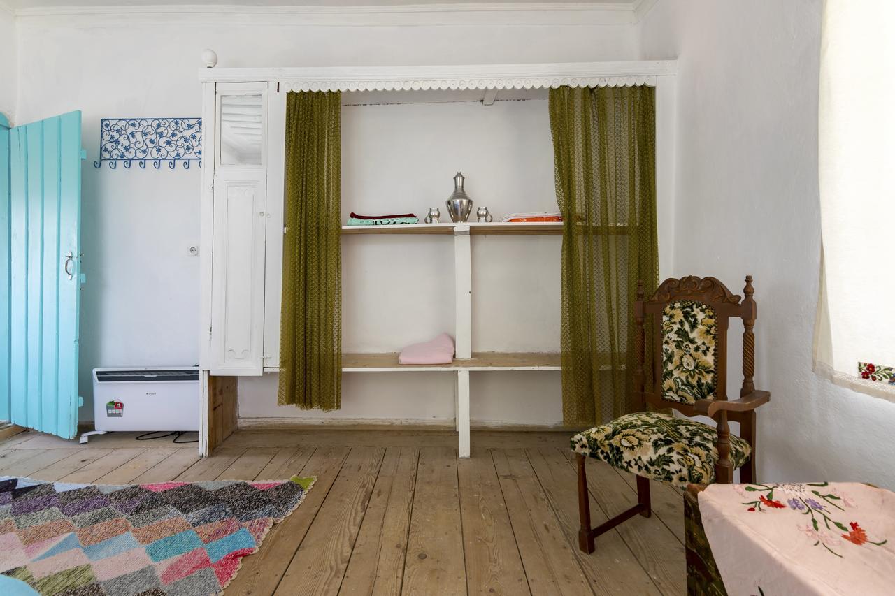 Hobbithousebademler Bed and Breakfast Urla Esterno foto
