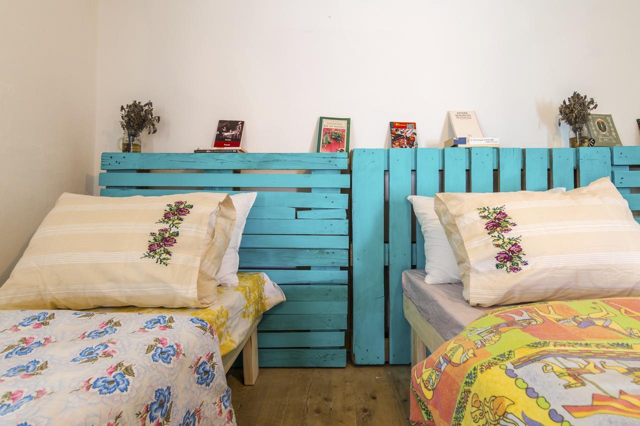 Hobbithousebademler Bed and Breakfast Urla Esterno foto