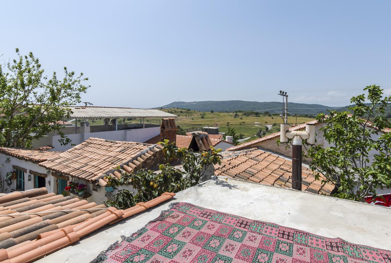 Hobbithousebademler Bed and Breakfast Urla Esterno foto