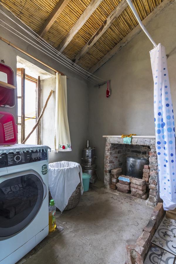 Hobbithousebademler Bed and Breakfast Urla Esterno foto