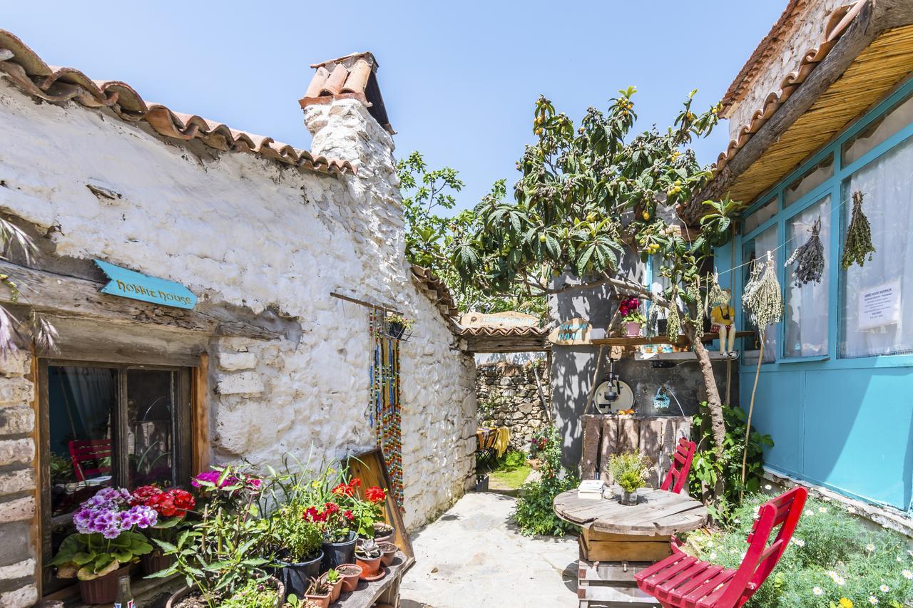 Hobbithousebademler Bed and Breakfast Urla Esterno foto