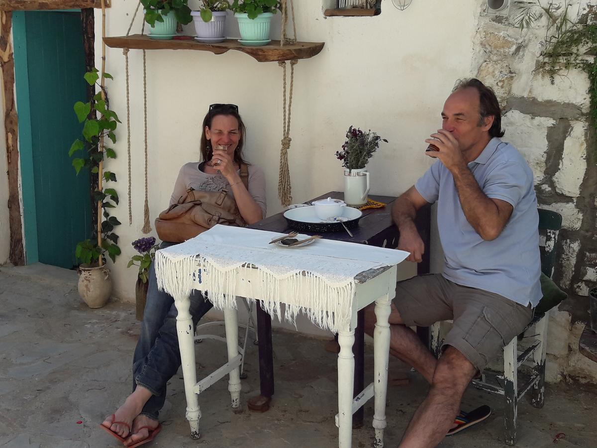 Hobbithousebademler Bed and Breakfast Urla Esterno foto